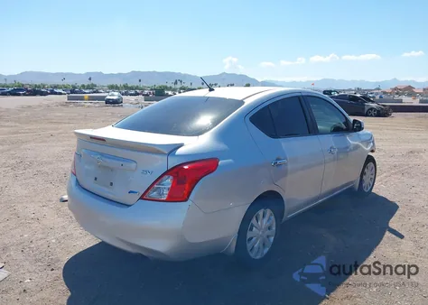 2014 Nissan Versa 1.6 Sv z USA, uszkodzony, nr VIN 3N1CN7AP2EL819561